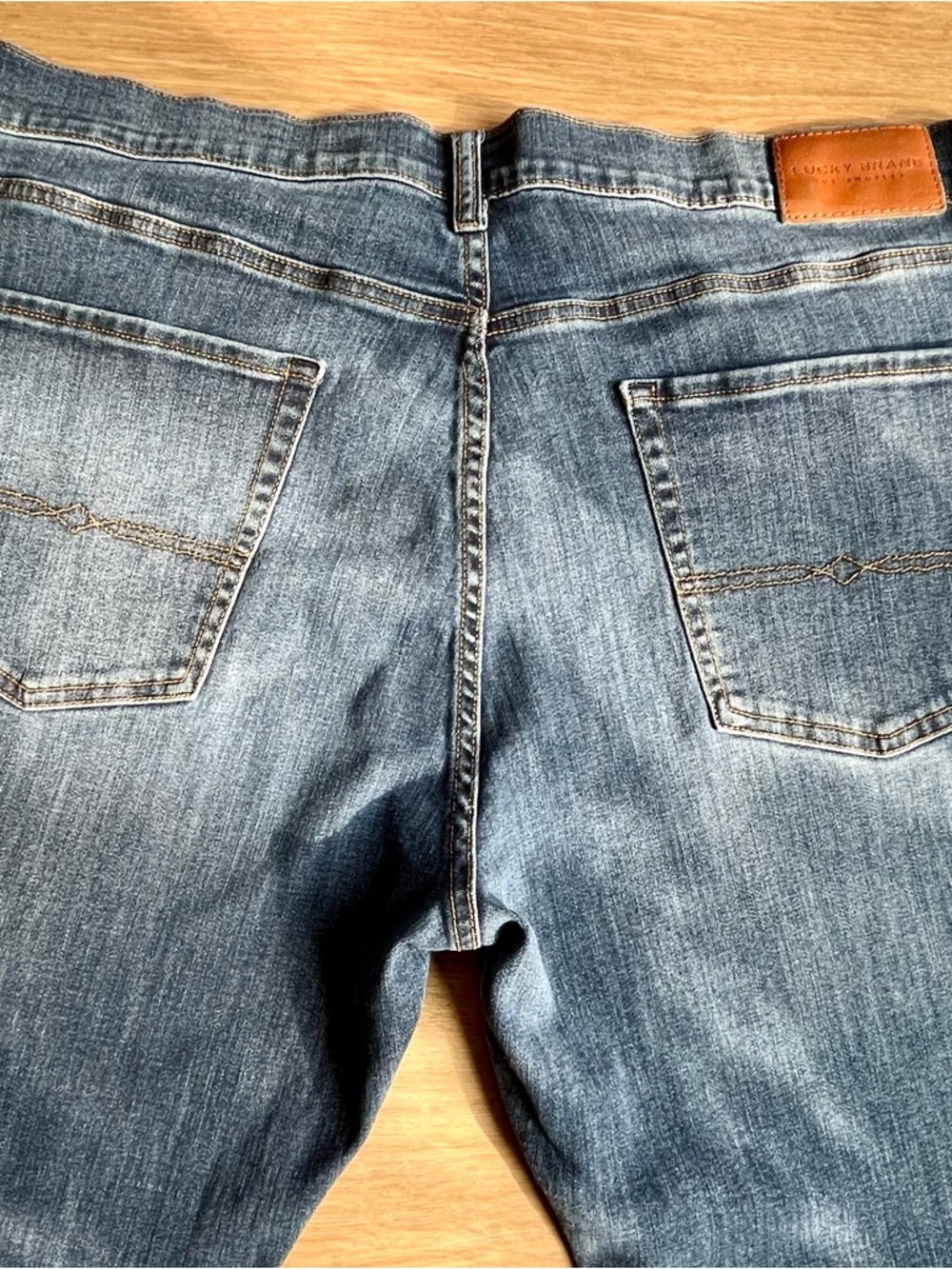 Men’s Lucky Brand 221 Straight Jeans Medium Wash, 40”x30” - Picture 7 of 8